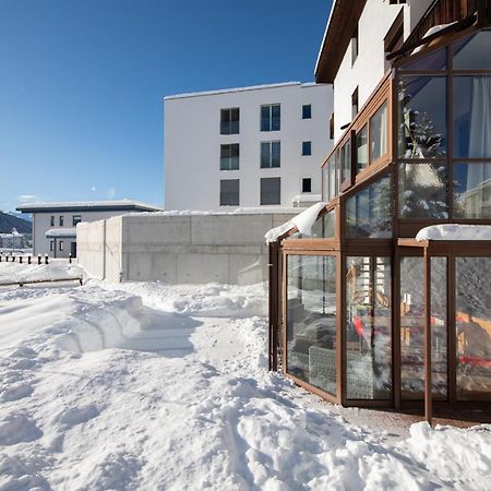 Agrimonia - 5,5-Zi Duplex Wohnung Bis 9 Personen Mit Eigenem Garten Davos Kültér fotó
