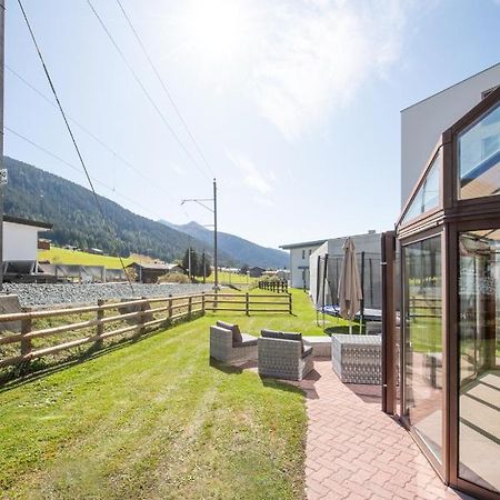 Agrimonia - 5,5-Zi Duplex Wohnung Bis 9 Personen Mit Eigenem Garten Davos Kültér fotó