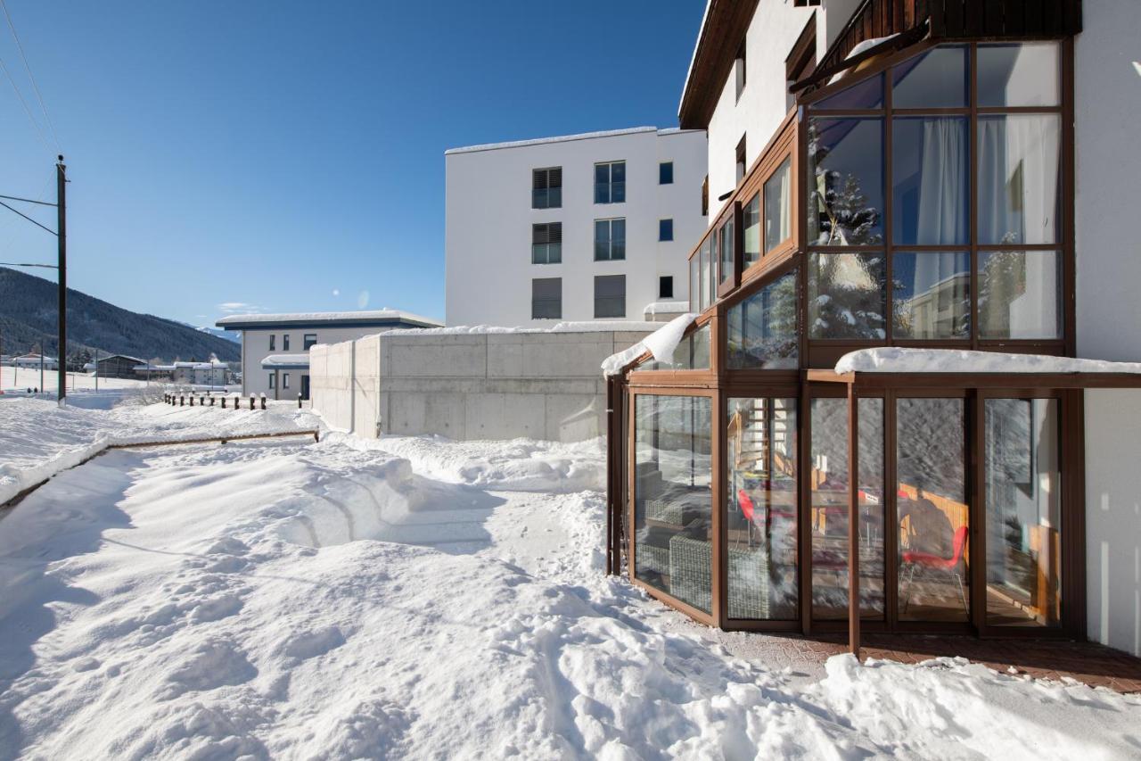 Agrimonia - 5,5-Zi Duplex Wohnung Bis 9 Personen Mit Eigenem Garten Davos Kültér fotó