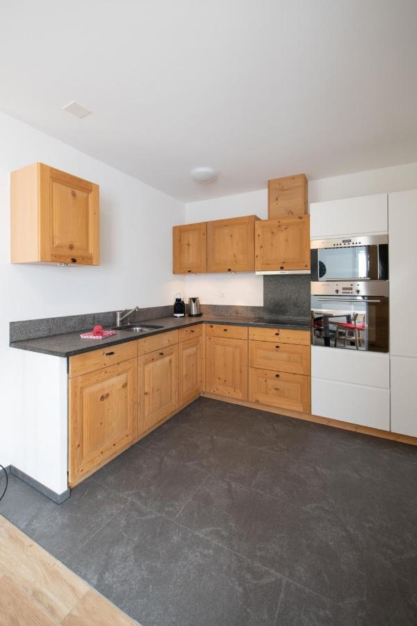 Agrimonia - 5,5-Zi Duplex Wohnung Bis 9 Personen Mit Eigenem Garten Davos Kültér fotó